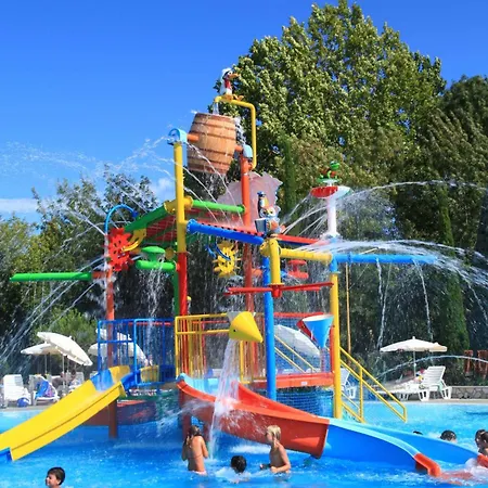 In 22100 Διαμέρισμα Πεσκιέρα ντελ Γκάρντα