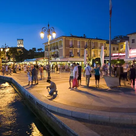 Bella Italia Ortensia - Garda 22081 Peschiera del Garda